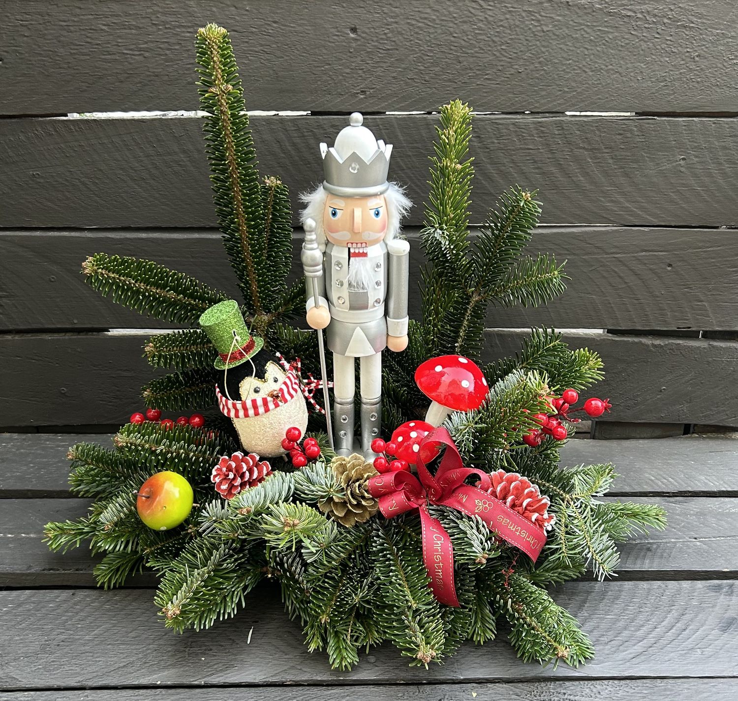 X27 - Christmas Arrangement