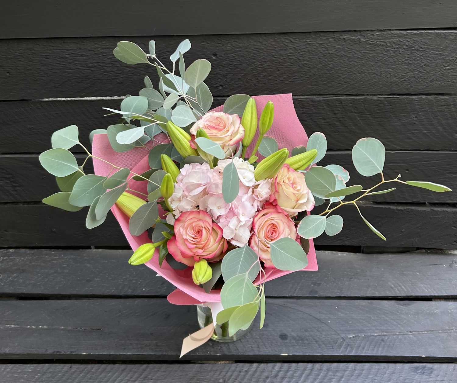 B04 - Mixed Flowers Bouquet