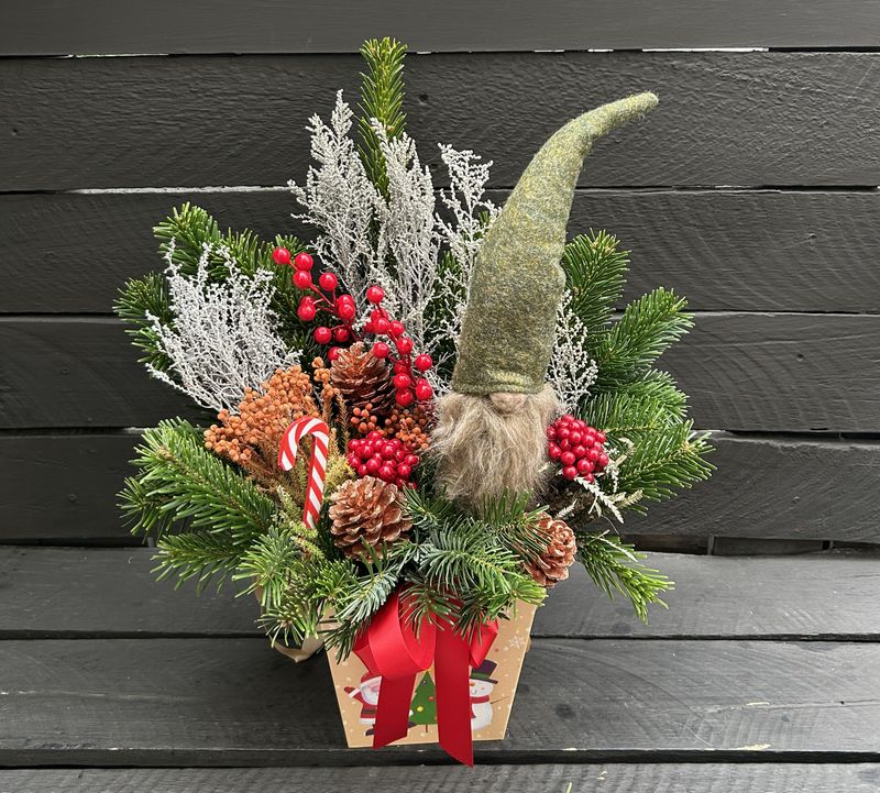 X18 - Christmas box arrangement