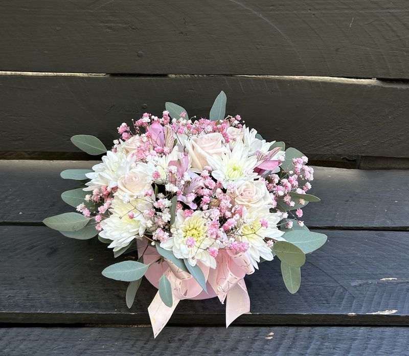 M01 - Mixed Flowers in a box