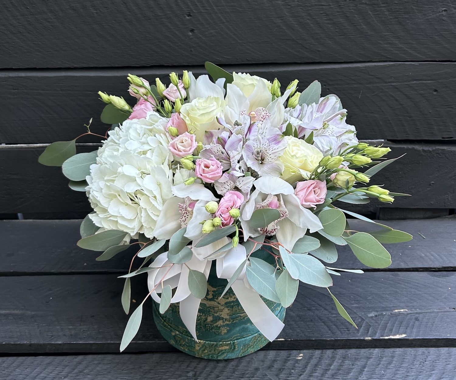 M05 - Mixed Flowers in a box