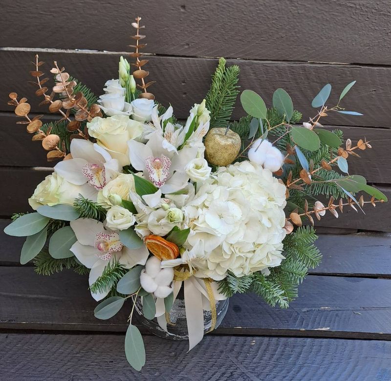 M06 - Mixed Flowers in a box