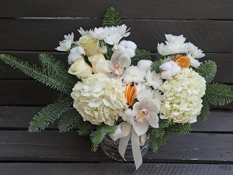 M06 - Mixed Flowers in a box