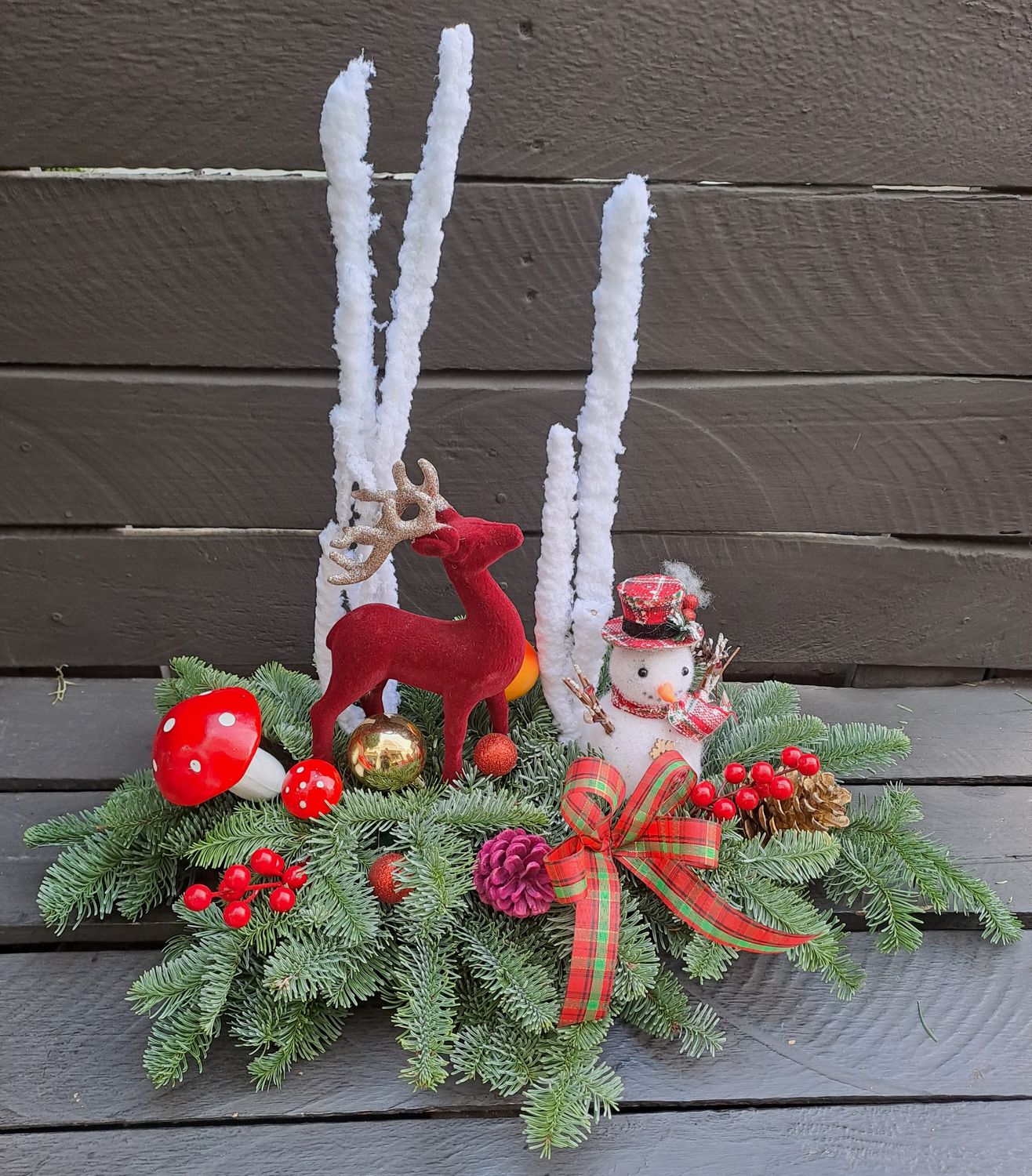 X05 - Christmas Arrangement