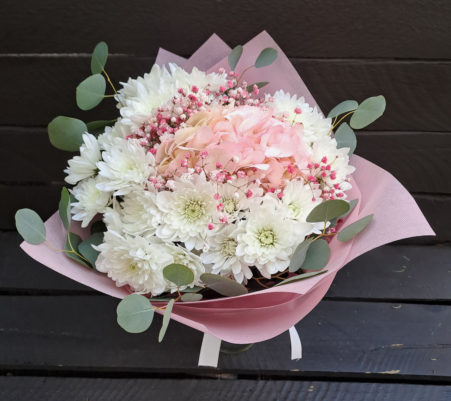 B06 - Mixed flower bouquet