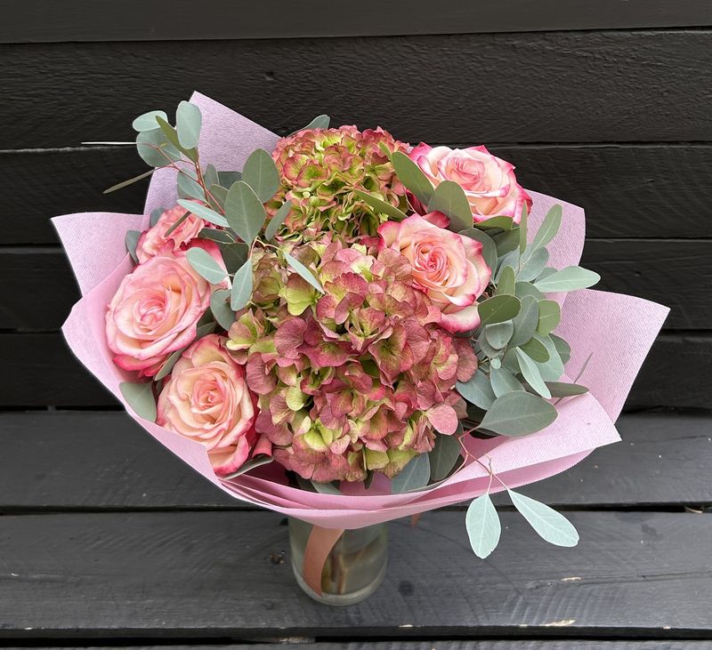 B08 - Mixed Flowers Bouquet