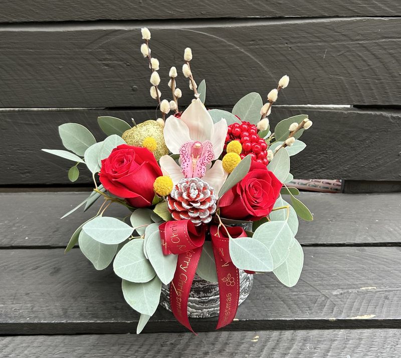 M10 - Mixed Flowers in a box with christmas decoration