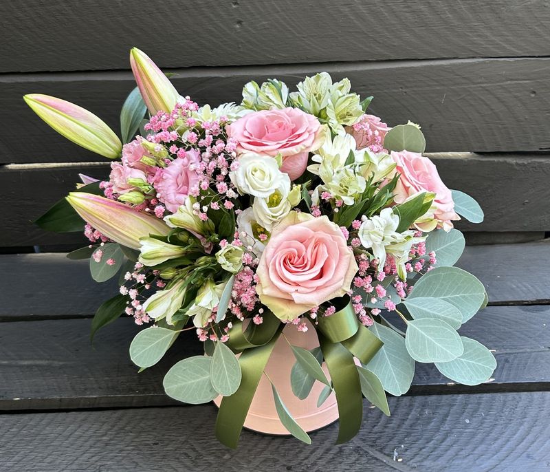 M02 - Mixed Flowers in a box