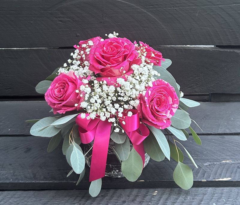 M11 - 5 Pink Roses in a box