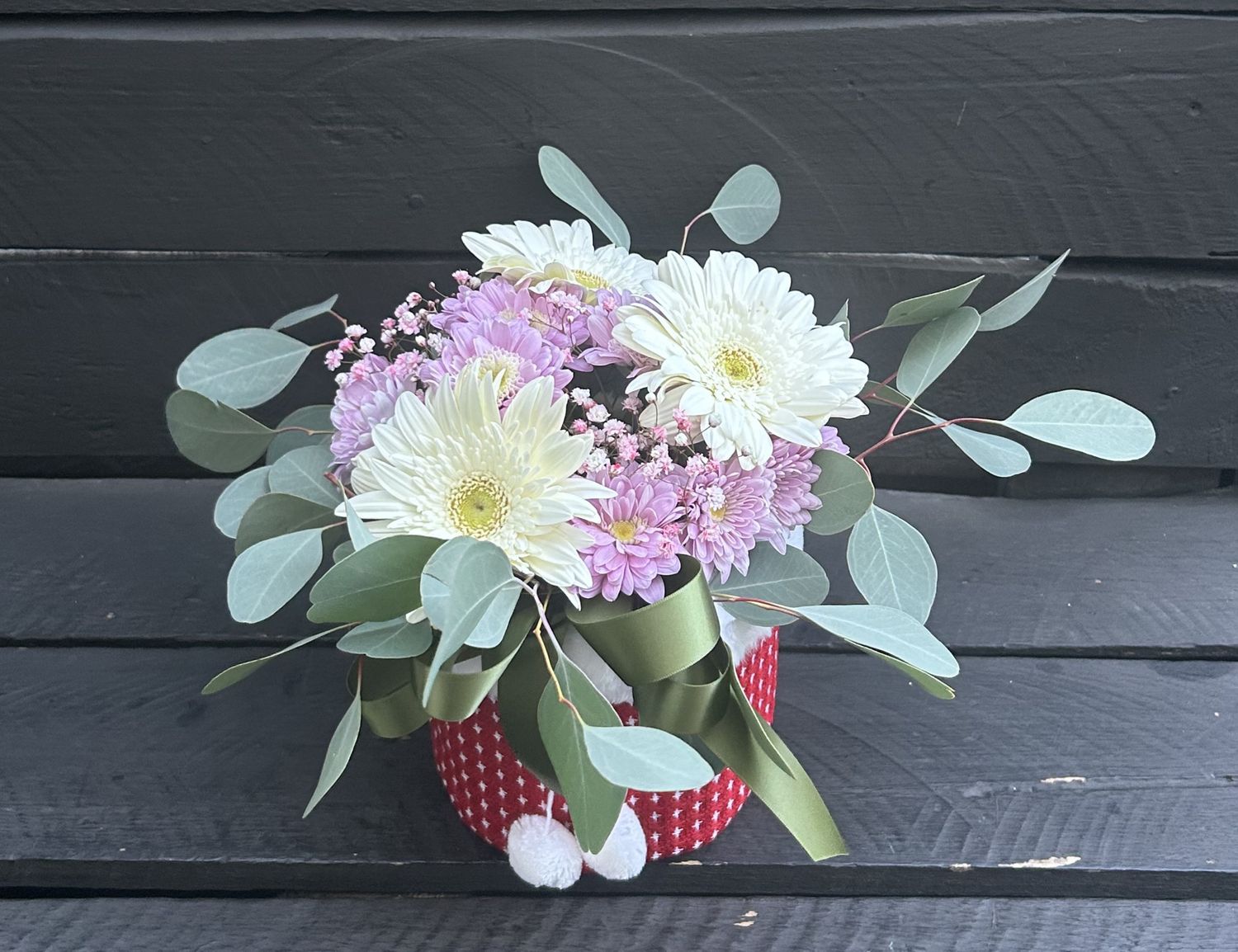 M09 - Mixed Flowers in a christmas bag