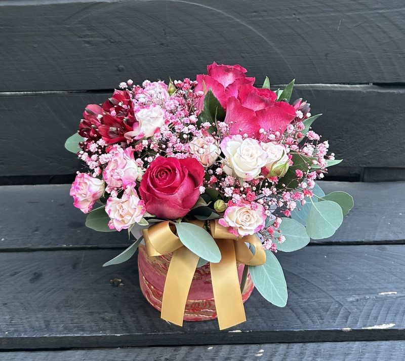 M06 - Mixed Flowers in a box