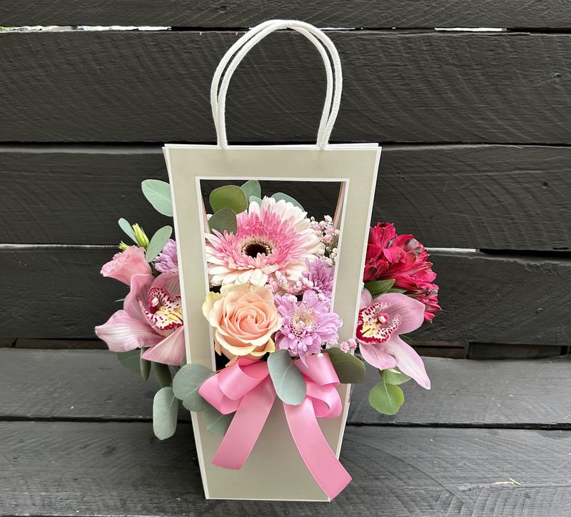 M01 - Mixed Flowers in a bag