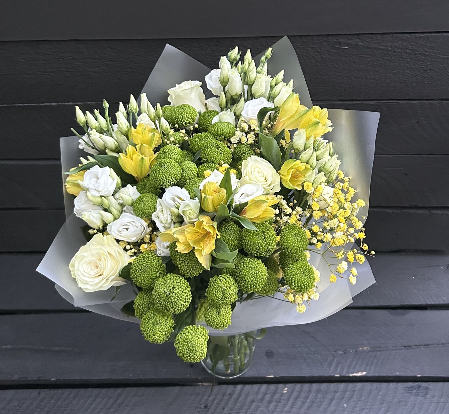 B04 - Mixed Flowers Bouquet