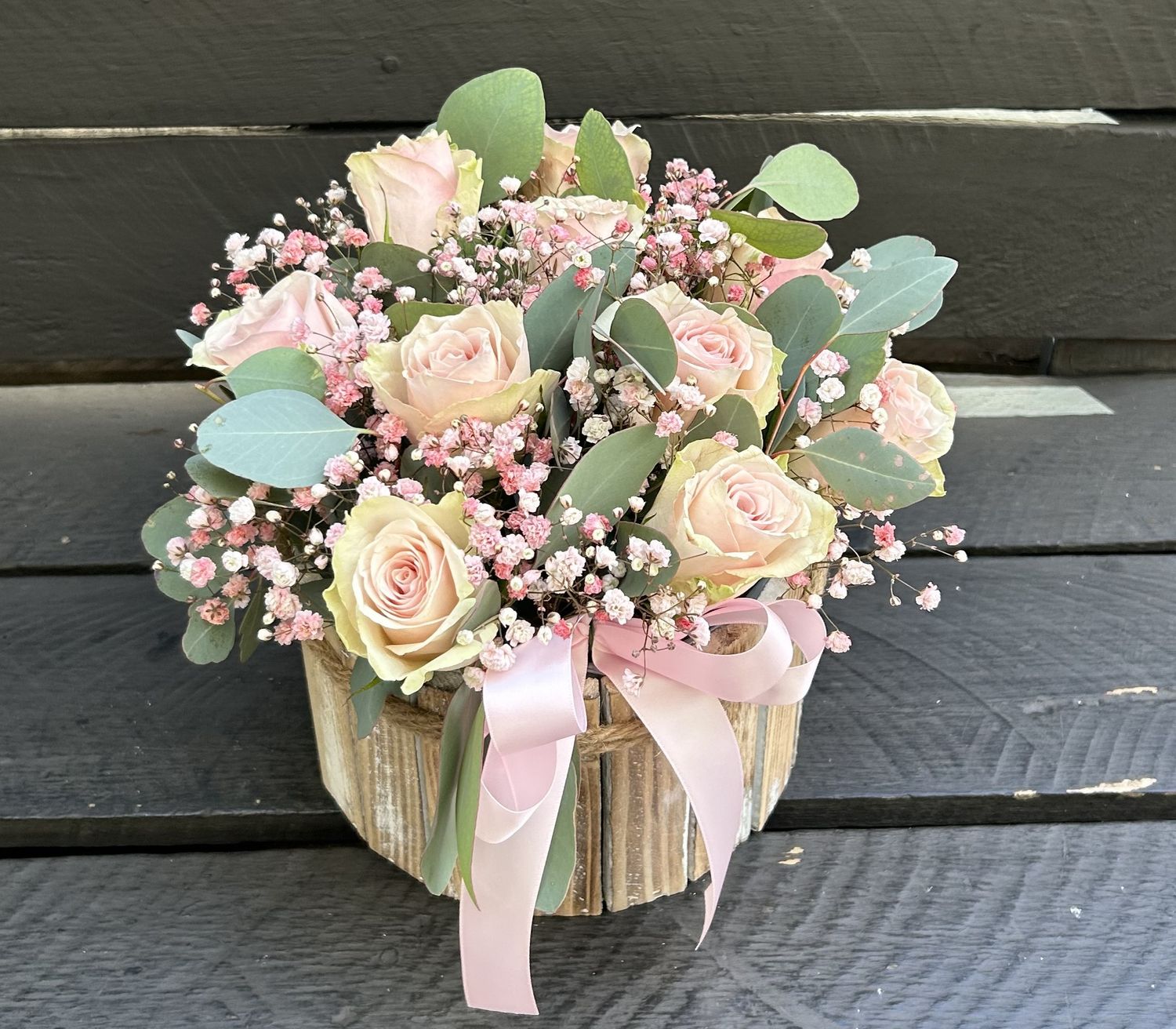 M02 - 9 Pink roses in a pot