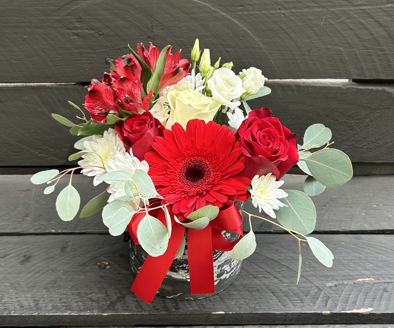 M01 - Mixed Flowers in a box