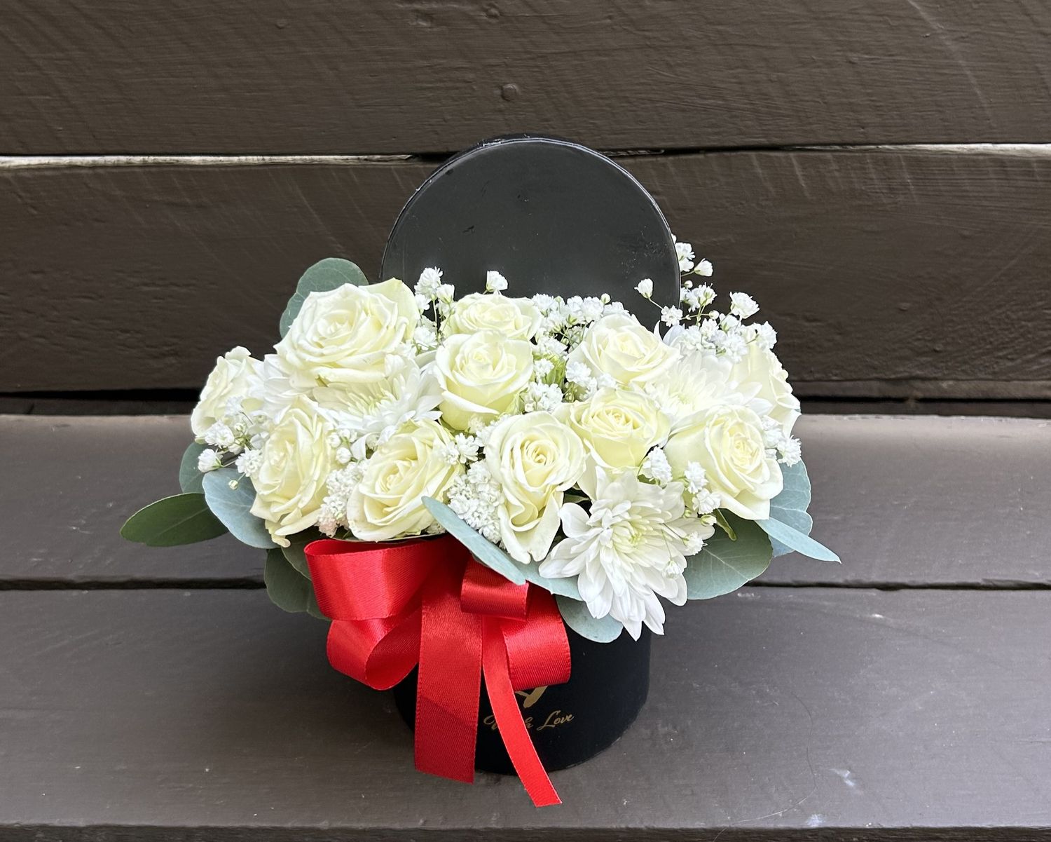 M05 - Mixed Flowers in a small box