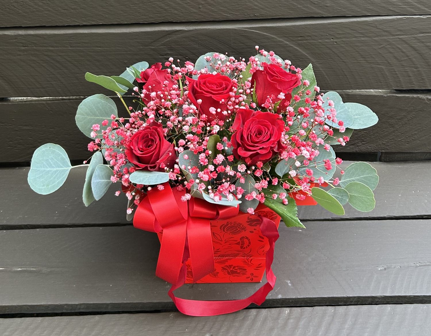 M08 - 5 Red Roses in a bag