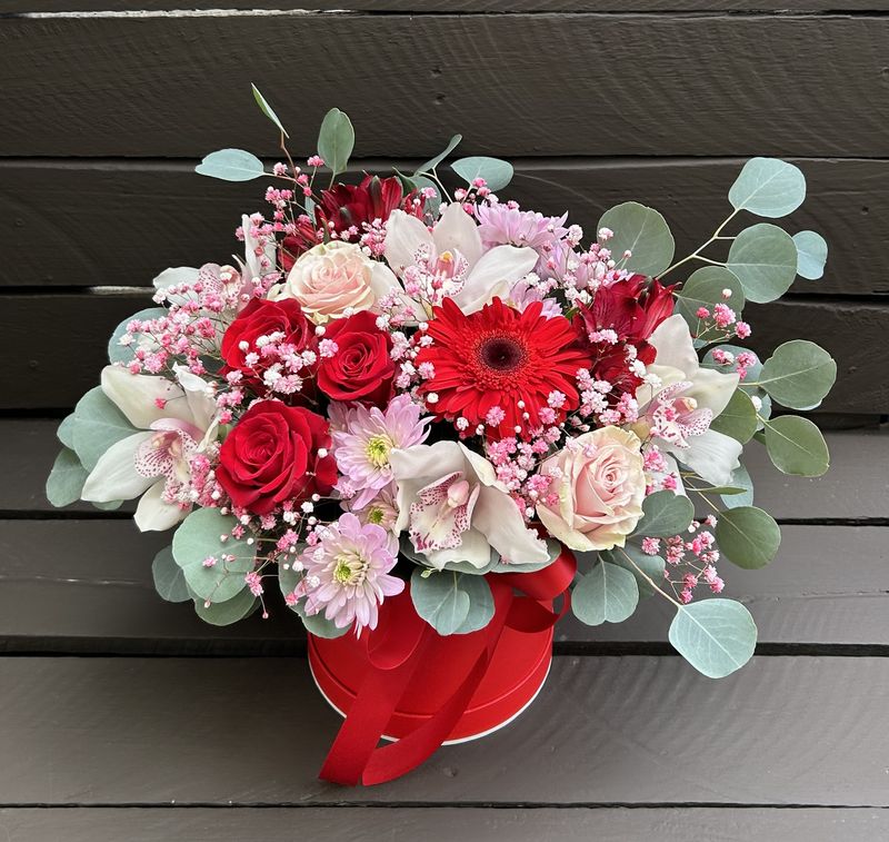 M01 - Mixed Flowers in a box