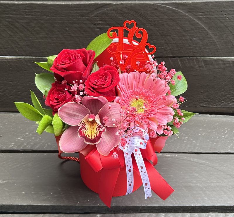 B2602 - Mixed Flowers in a box