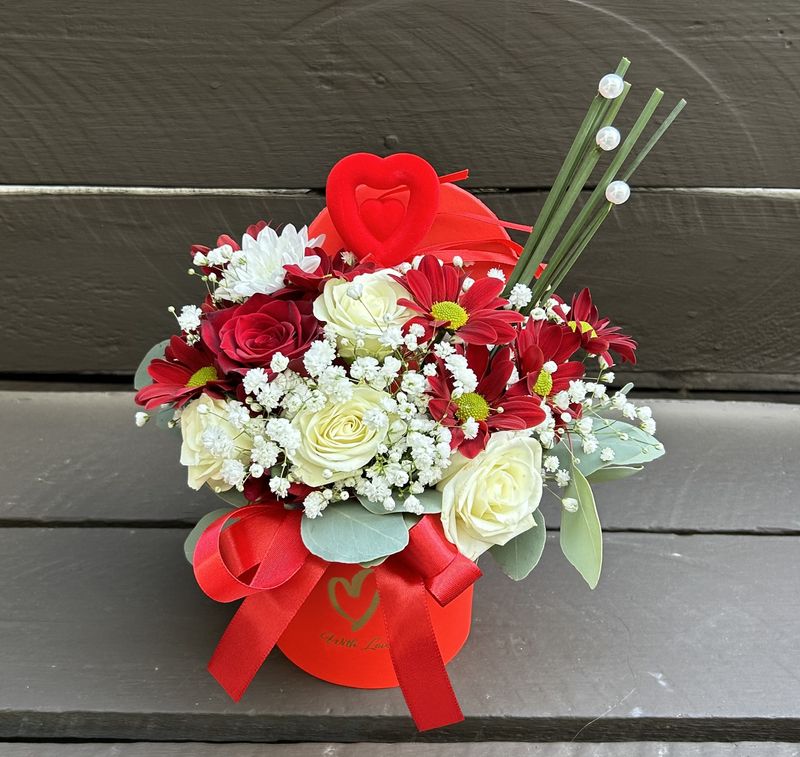 B2619 - Mixed Flowers in a small box