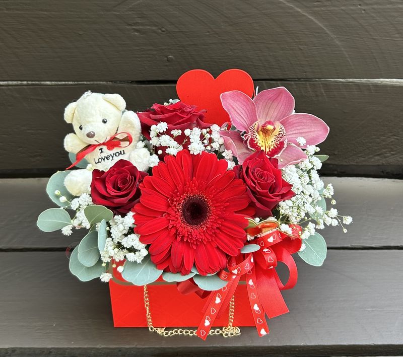 B2608 - Mixed Flowers in a box