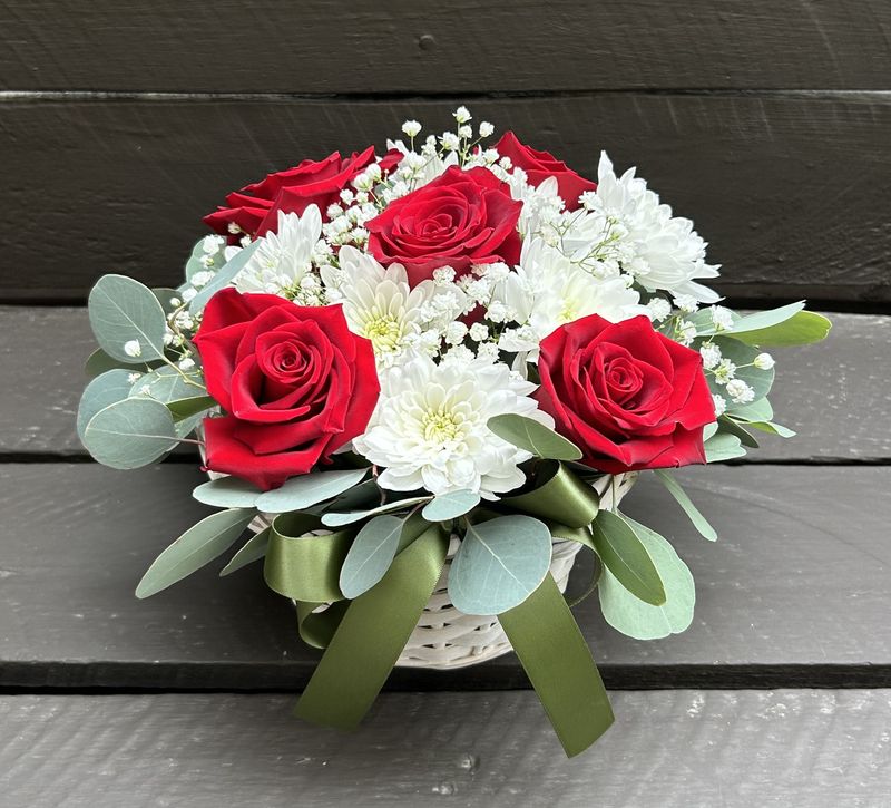 M01 - Mixed Flowers in a basket