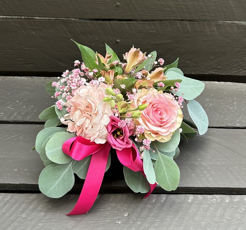 M12 - Mixed Flowers in a black round box