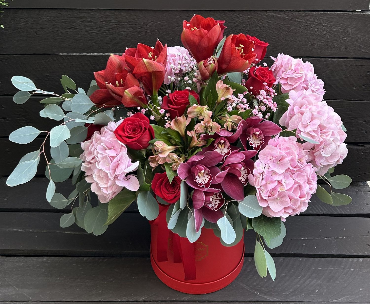 M03 - Mixed Flowers in a love box