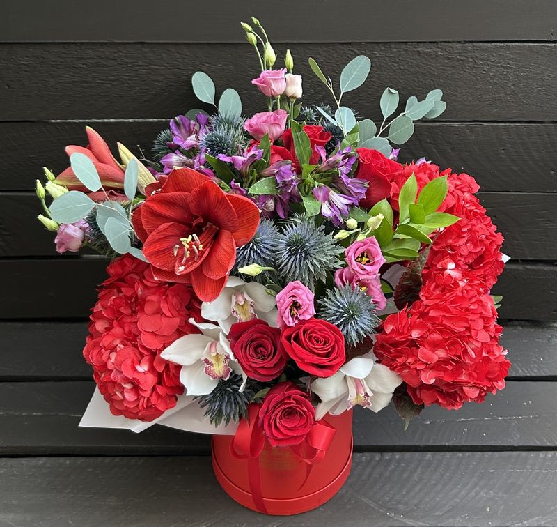 M16 - Mixed Flowers in a love box