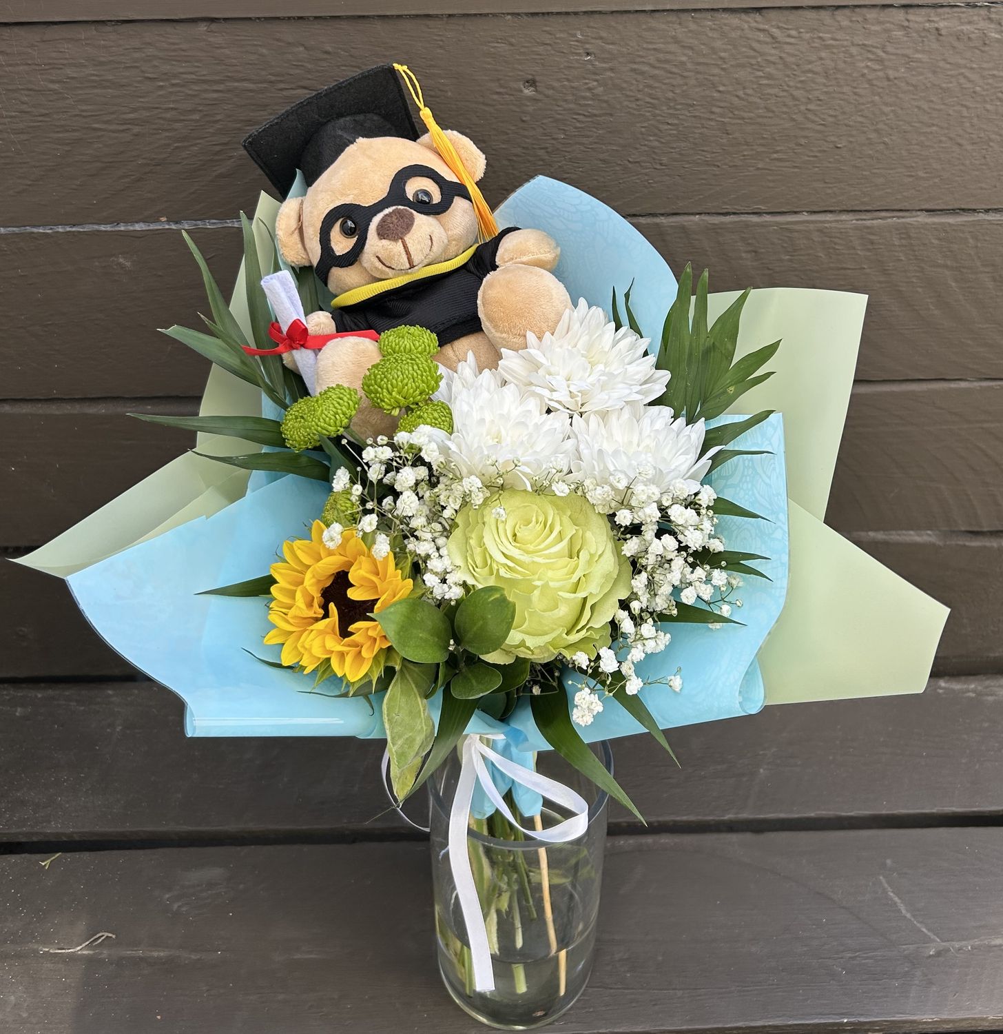 G06 - Graduation Bouquet with Teddy Bear
