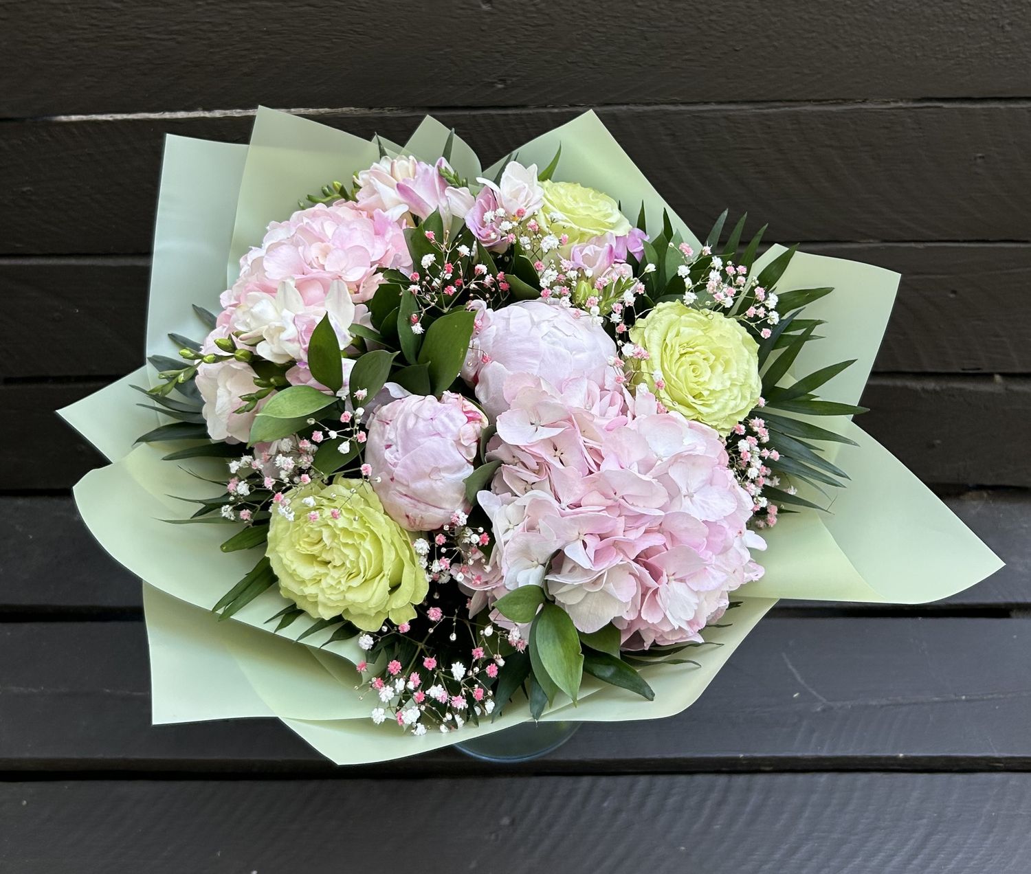 B02 - Mixed Flowers Bouquet