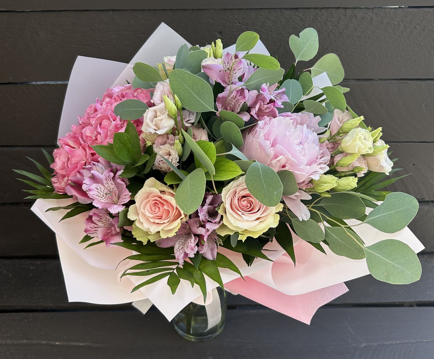B03 - Mixed Flowers Bouquet