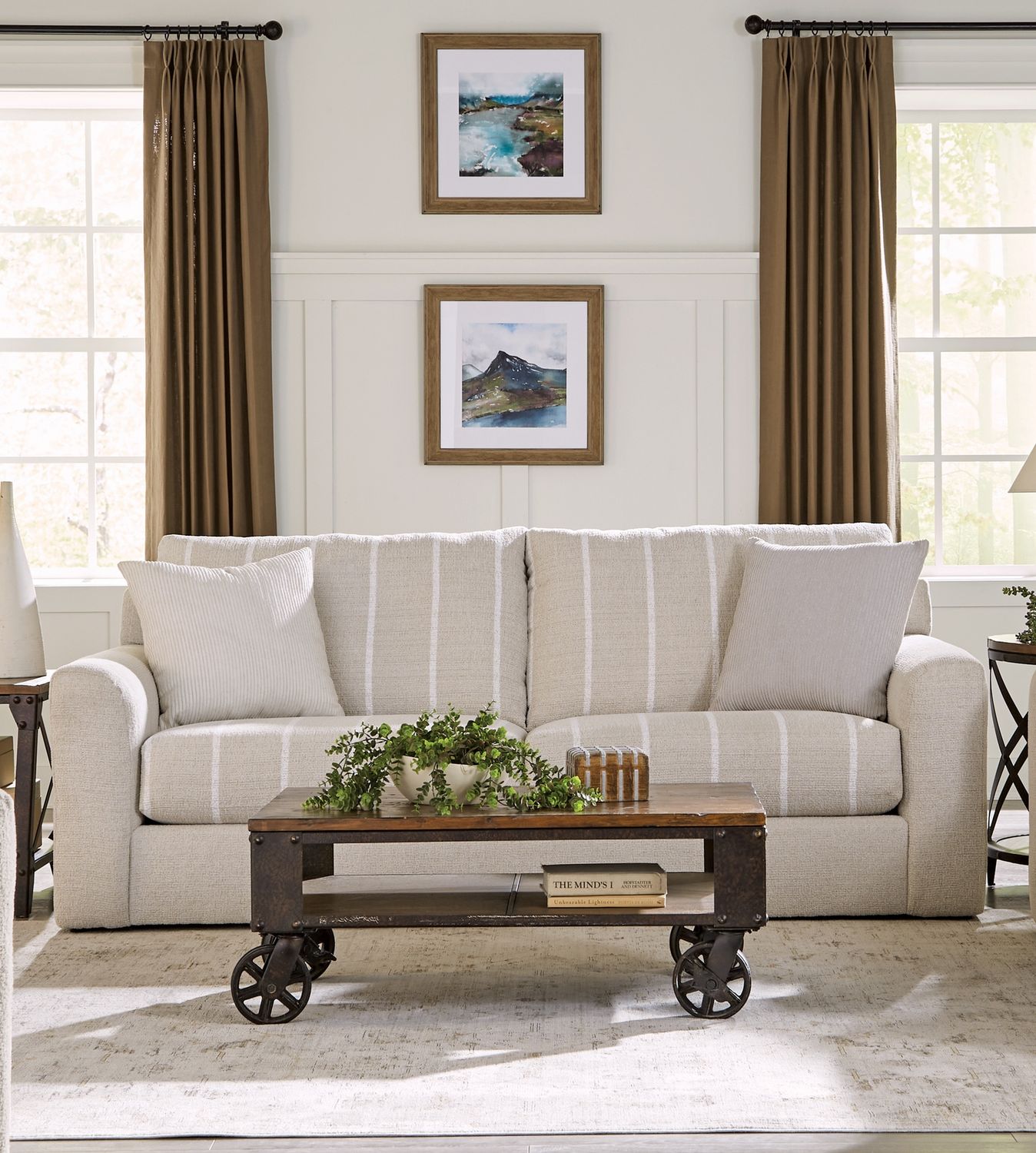 Lindsey Sofa, color: Cotton