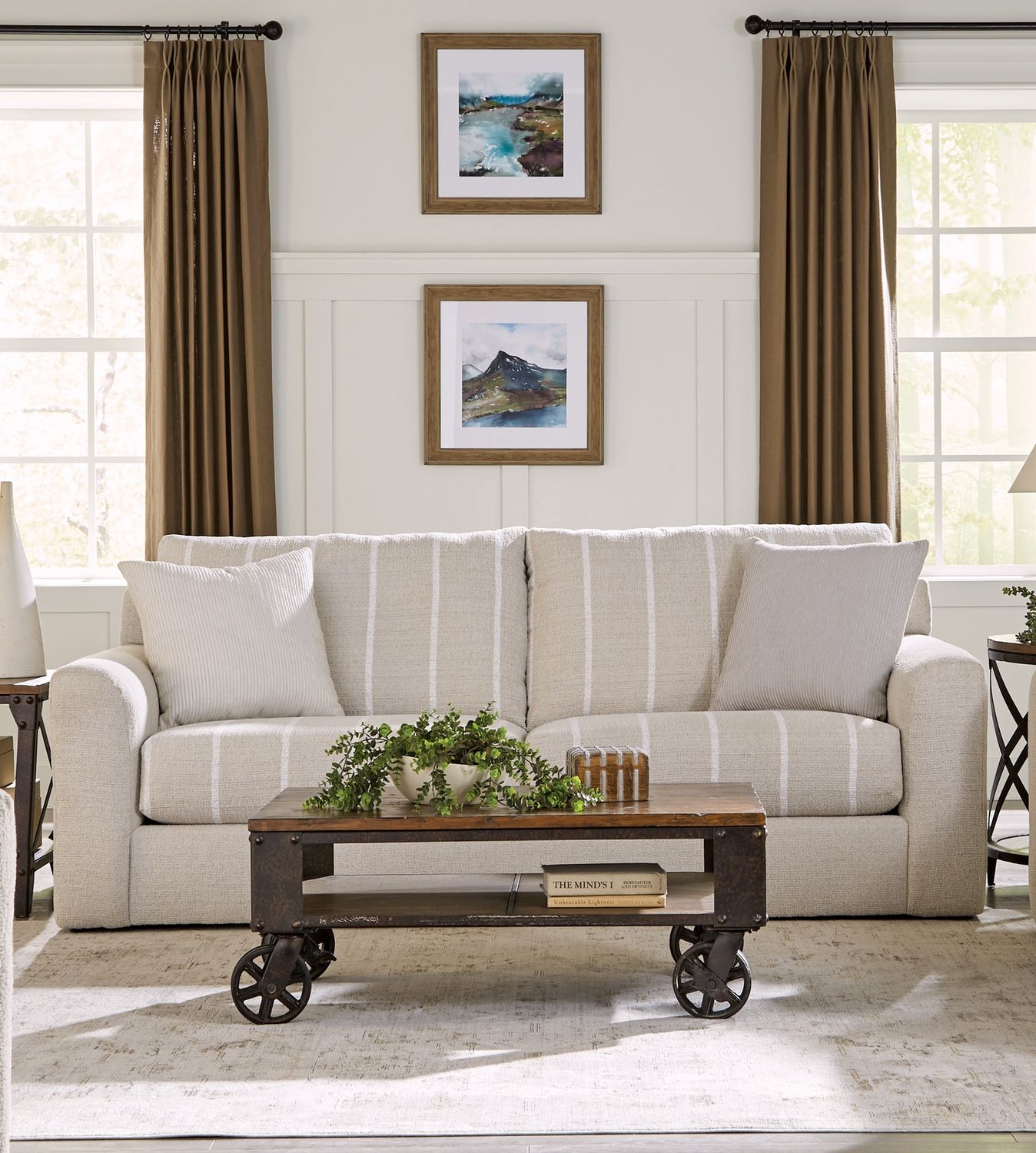 Lindsey Sofa, color: Cotton