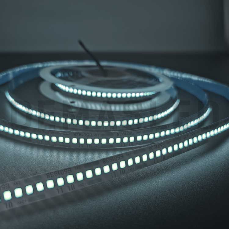 10mm SMD2835 LED Strip Cool White 6000ºK 24V 24W/m 2400lm/m 240LED/m 16.4ft