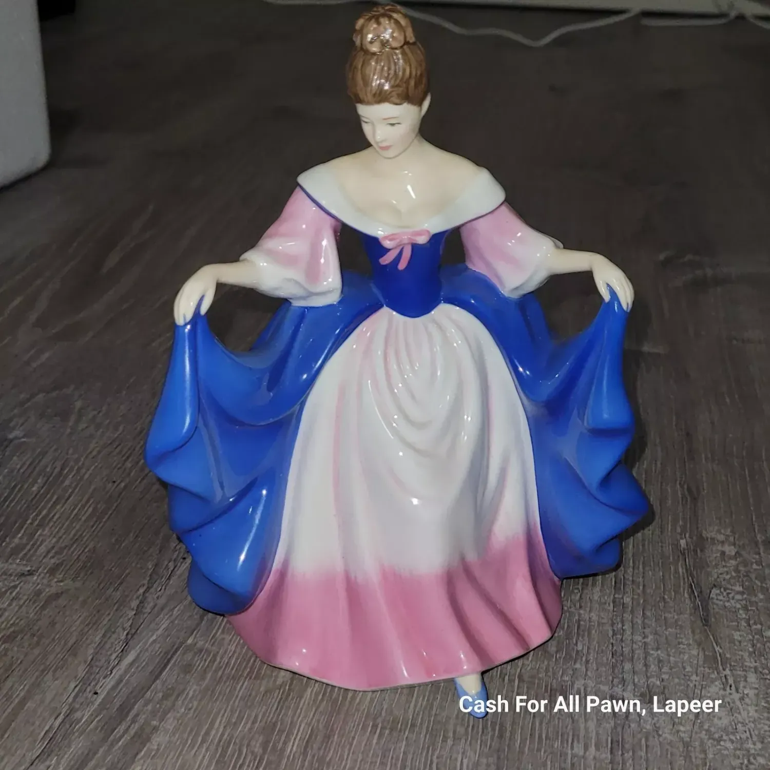 2004 Vintage Royal Doulton Pretty Ladies ‘Sara’ HN 4720 Figure Victorian Dress