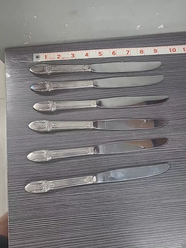 6 Vintage year 1937 *FIRST LOVE* pattern Dinner Knives Silverplate 1847 Rogers