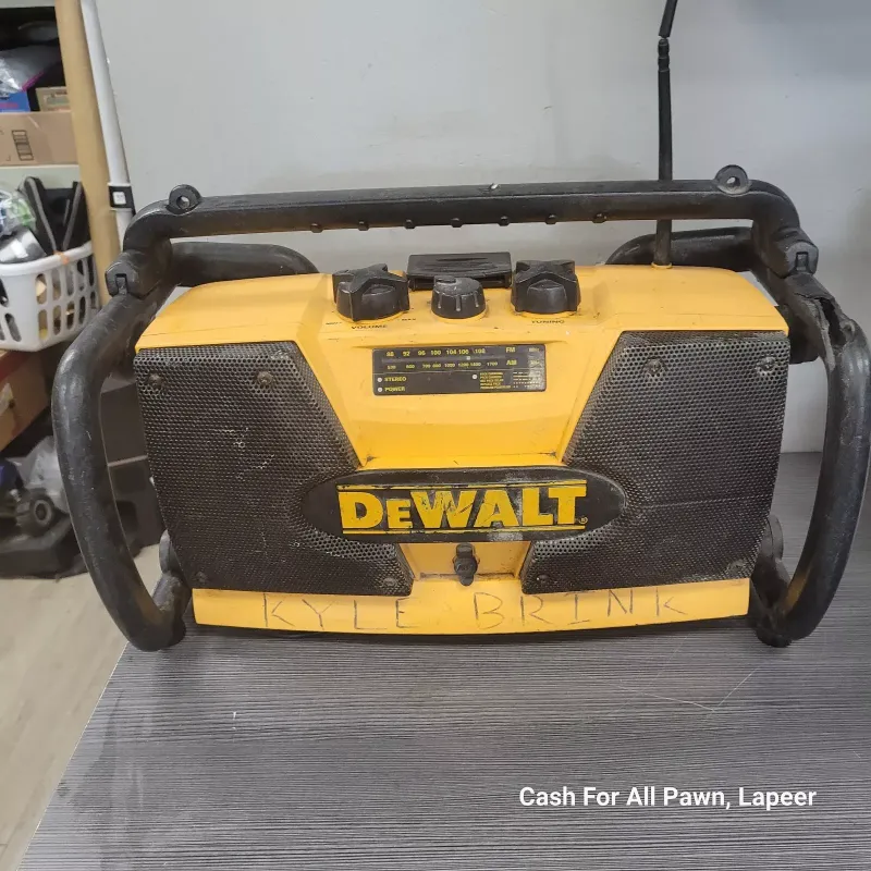 DeWalt DW911 Heavy Duty Job Site Charger AM/FM Radio UNTESTED/ Parts / Repair