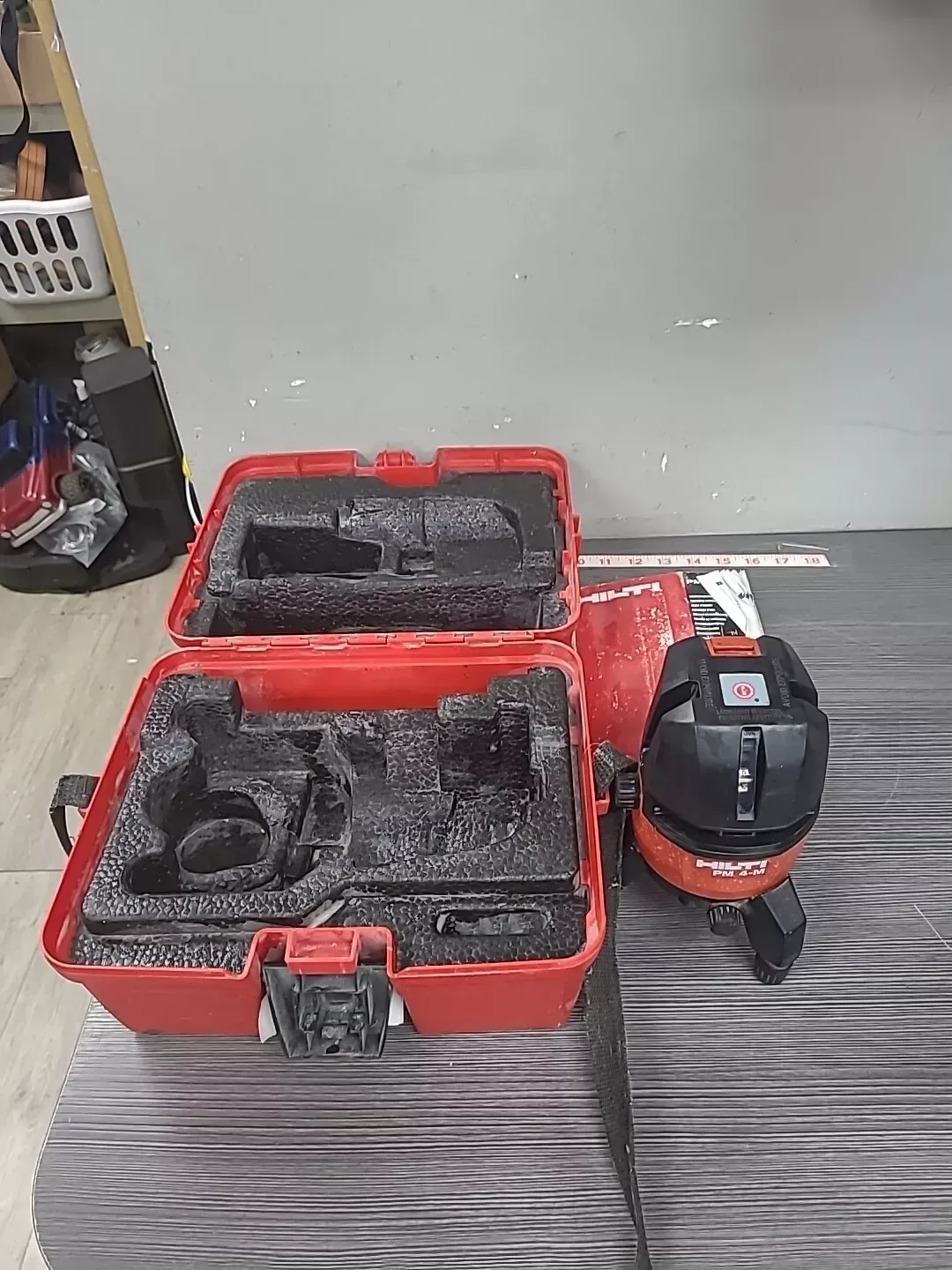 HILTI PM 4M  MULTI  LASER LINE  MARKING  MEASURING  LEVEL w case