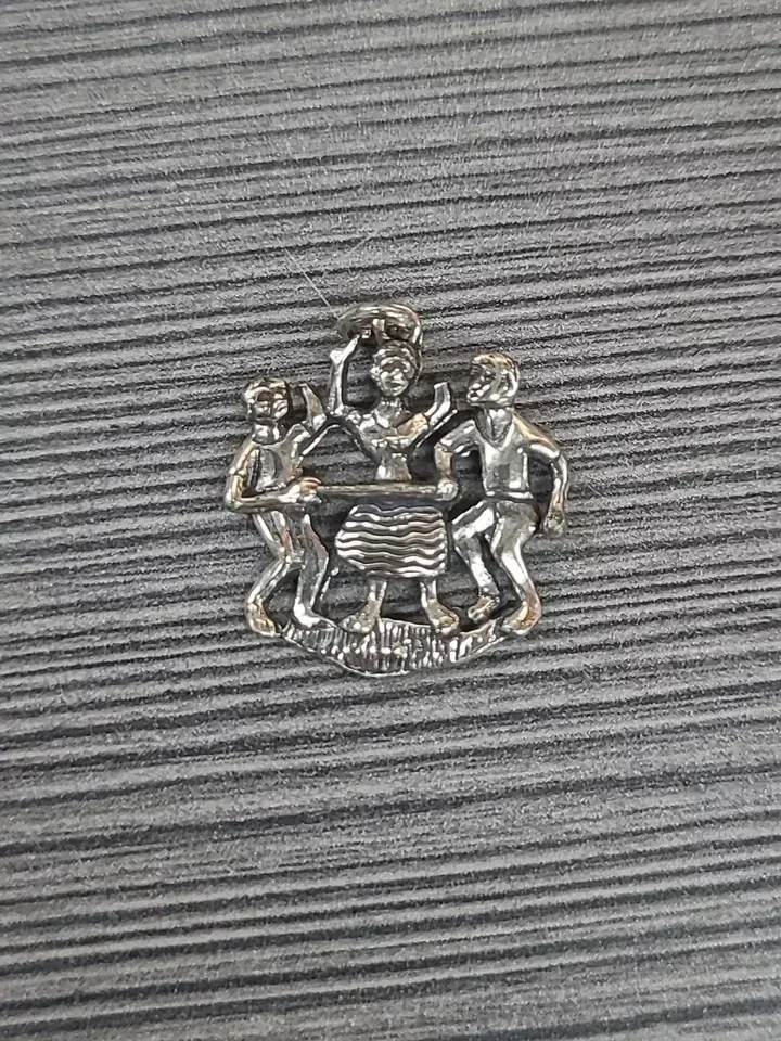 LIMBO STERLING SILVER CHARM PENDANT 2 MEN HOLDING STICK WOMAN LIMBOING SS 3.6G