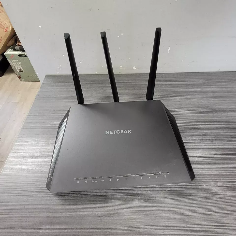 Netgear R7000 Nighthawk AC2300 Smart WiFi Router *NO ADAPTER / FOR PARTS*