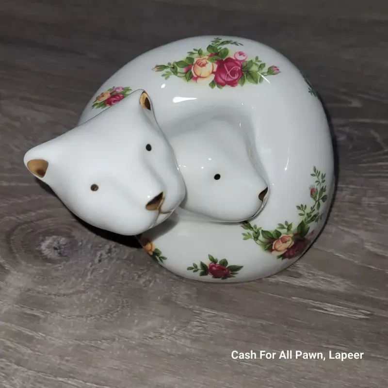 Polar Bears Old Country Roses Vhtf Figure Gold N Red Flowers Figurine