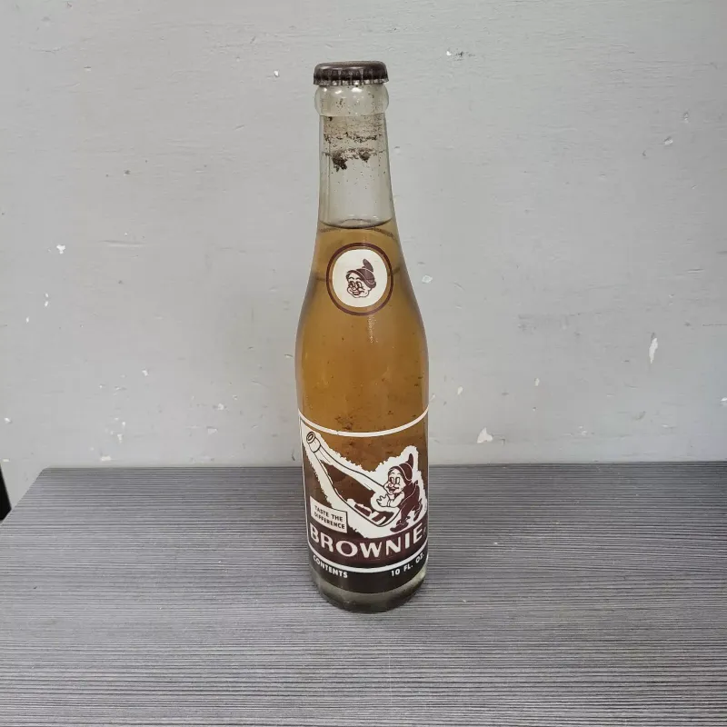 vintage 1971 Soda POP Bottle BROWNIE DORAVILLE, GA 10 oz full cartoon gnome cap