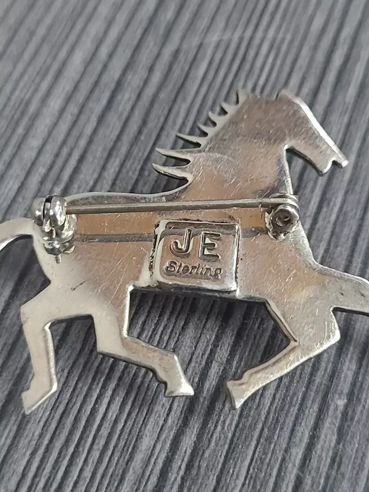 VINTAGE Jennie Epaloos ZUNI STERLING SILVER & MOSAIC INLAY horse pendant 11g