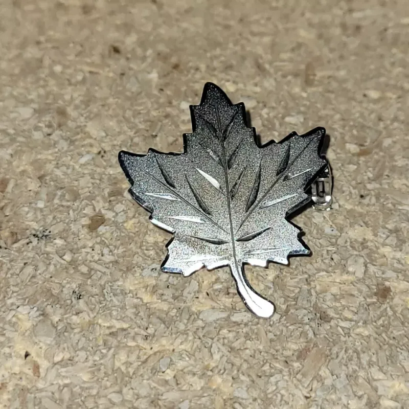 Vintage Nemo Sterling Silver 925 Frosted Leaf Pin/Brooch Canadian maple leaf