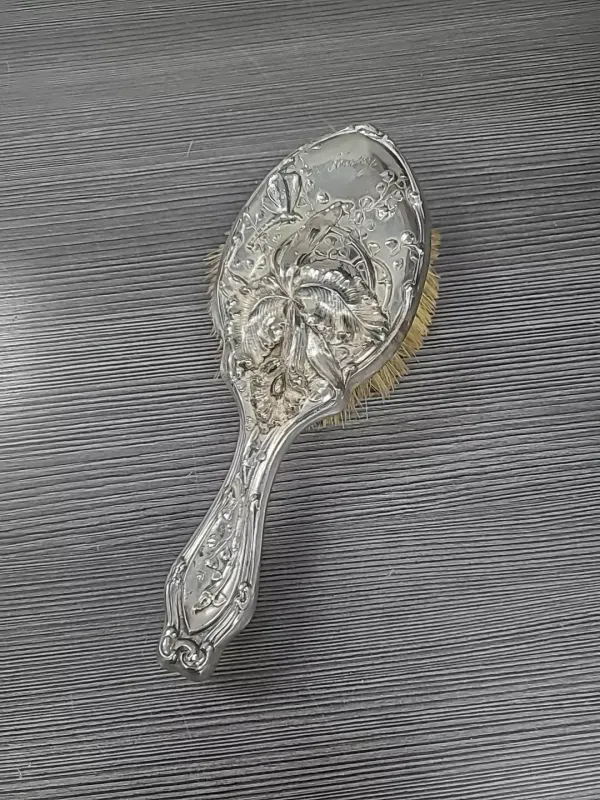 VINTAGE VICTORIAN STERLING SILVER FLOWER LADIES HAIRBRUSH MARY