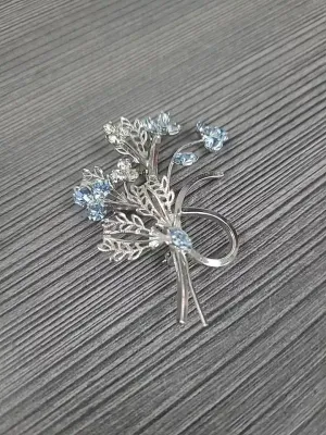 Brooches & Pins