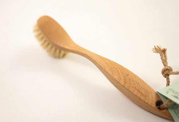 Sztywna szczotka do naczyń