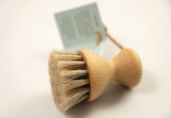 Sztywna szczotka do garnków