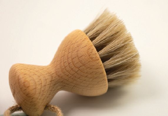 Sztywna szczotka do garnków